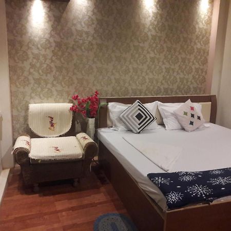 Buddha Guest House พาราณสี ภายนอก รูปภาพ