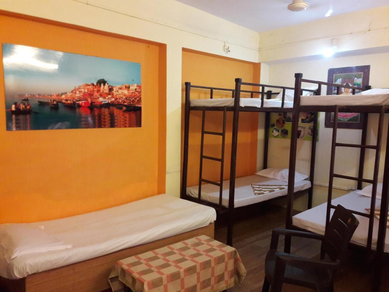 Buddha Guest House พาราณสี ภายนอก รูปภาพ