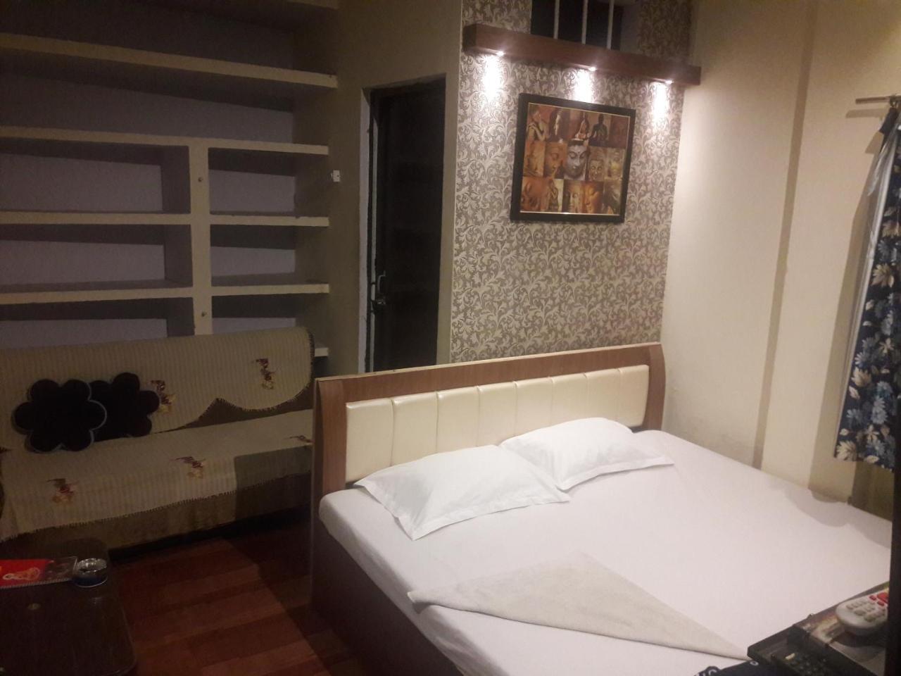 Buddha Guest House พาราณสี ภายนอก รูปภาพ