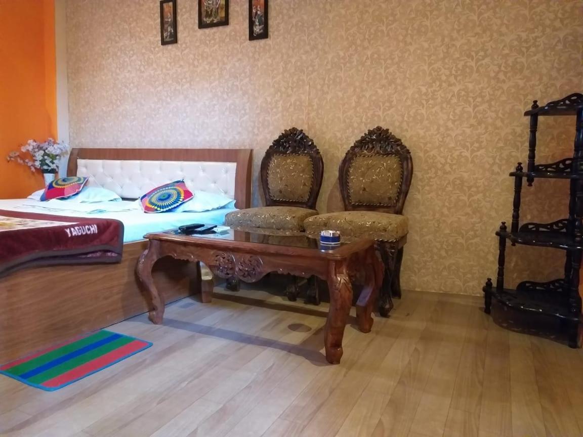 Buddha Guest House พาราณสี ภายนอก รูปภาพ